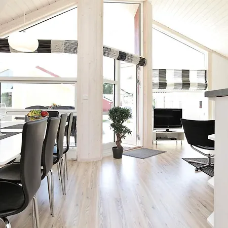 Feriehus Cozy And Bright By The Sea Großenbrode